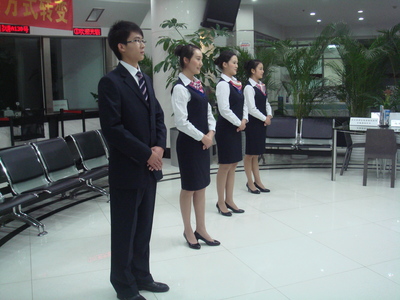 嘉弘傳媒 全方位專業服務，打造卓越禮儀模特演藝體驗